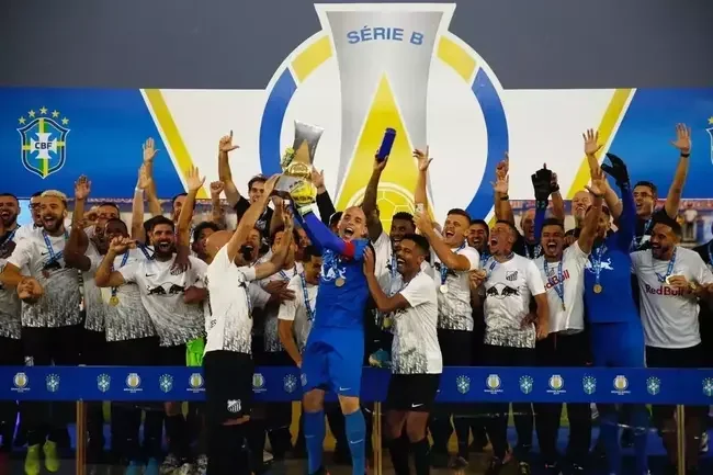 2019 - Red Bull Bragantino (38 pontos ao fim do 1 turno) subiu e foi campeo