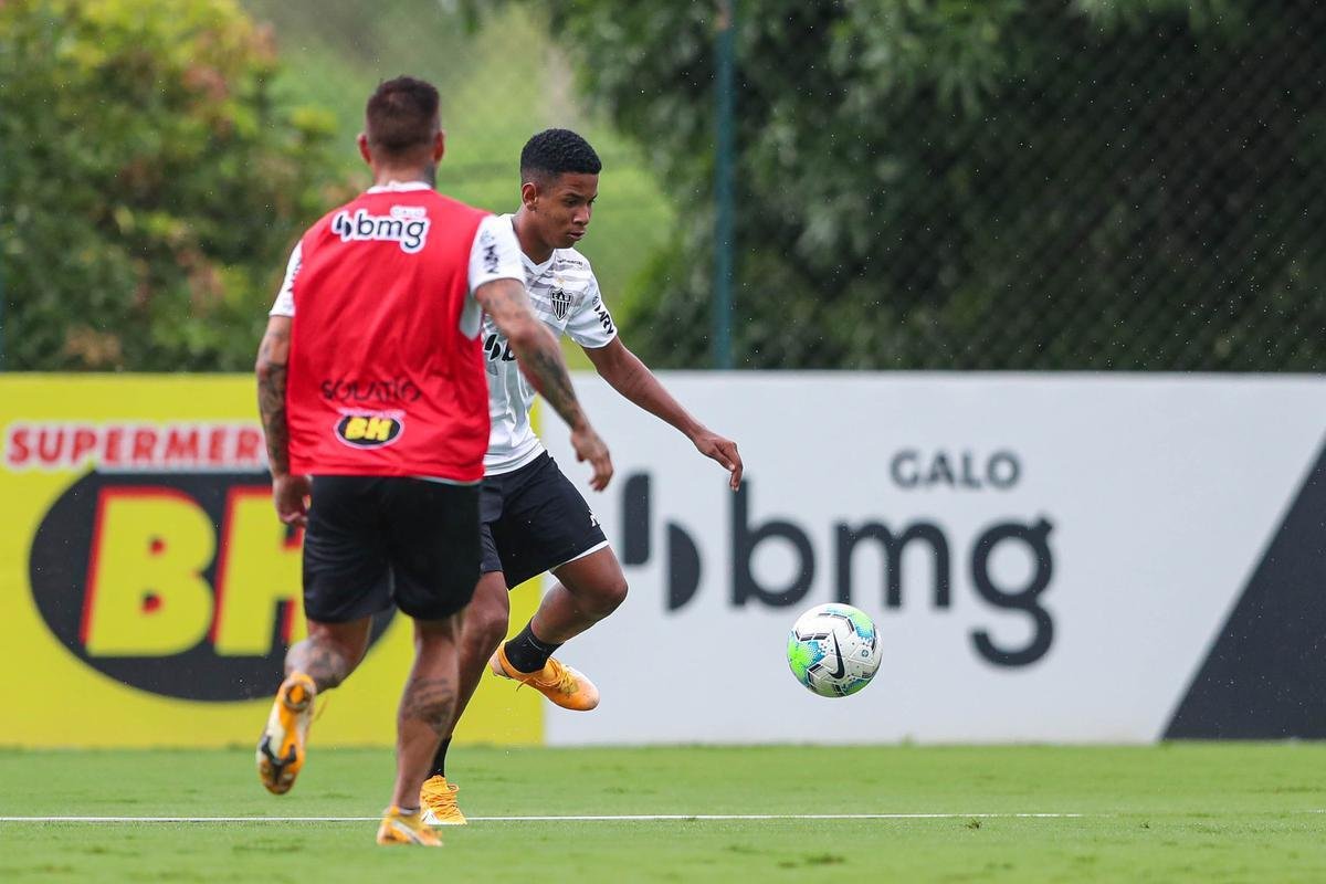 Fotos do primeiro treino de Hulk no Atlitco