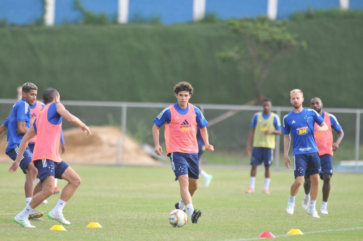 Fotos do terceiro treino do Cruzeiro na Toca da Raposa II (crdito: Alexandre Guzanshe/EM D.A Press)