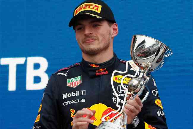 Max Verstappen comemora segundo lugar em recuperao heroica no GP da Rssia