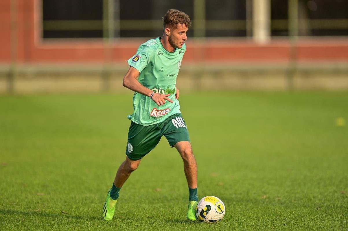 Em preparao para enfrentar o Corinthians no prximo domingo (18/9), o Amrica treinou nesta tera-feira (13/9)