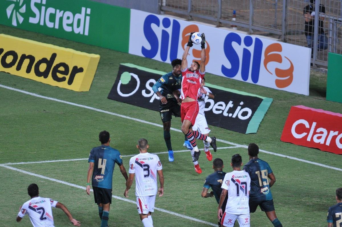 Depois de empate por 1 a 1 no tempo normal, Amrica derrotou Ferrovirio por 3 a 2 nos pnaltis e avanou  terceira fase da Copa do Brasil