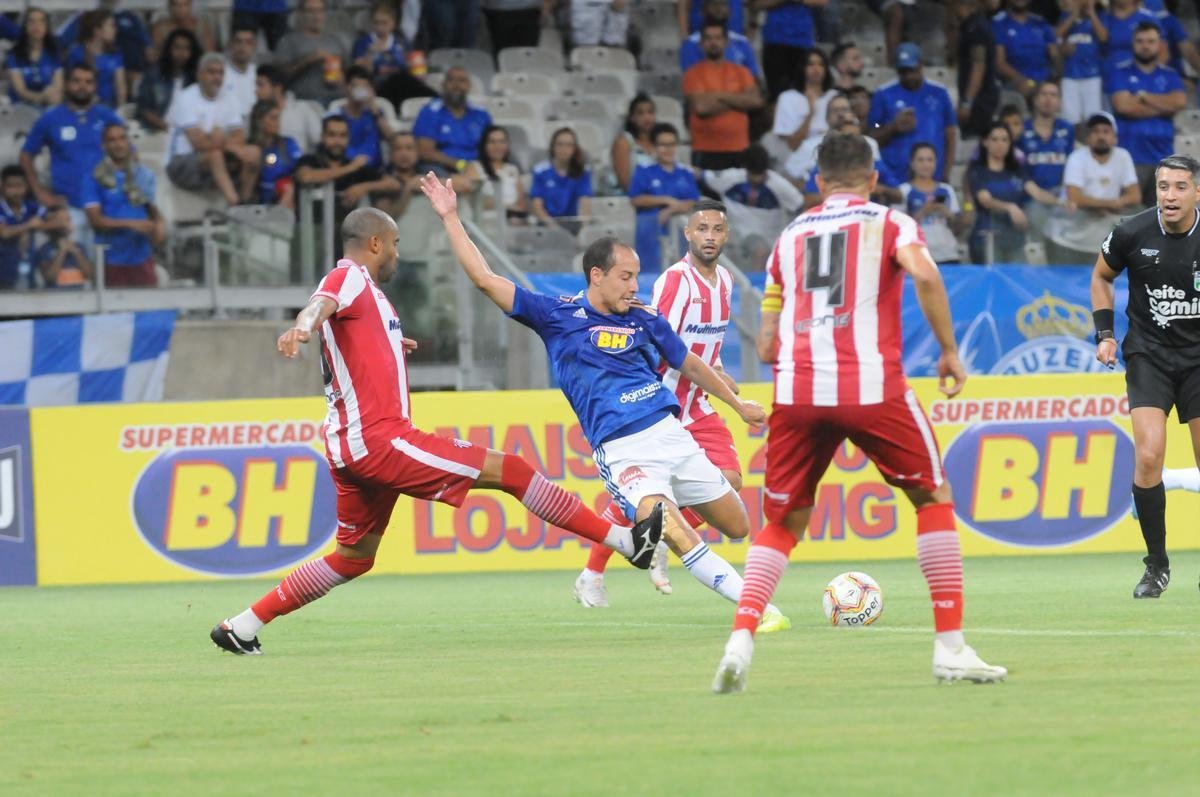Rodriguinho - fez dois jogos pelo Cruzeiro no Campeonato Mineiro 2020. Em fevereiro, trocou o clube celeste pelo Bahia. Na equipe tricolor, entrou em campo 24 vezes e marcou seis gols.
