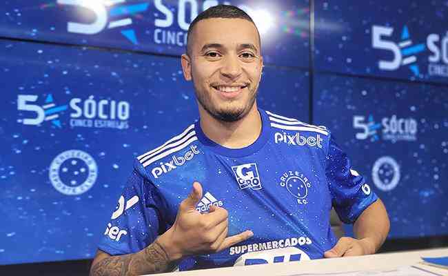 Cruzeiro anuncia a contratação do lateral Wesley Gasolina - Lance!