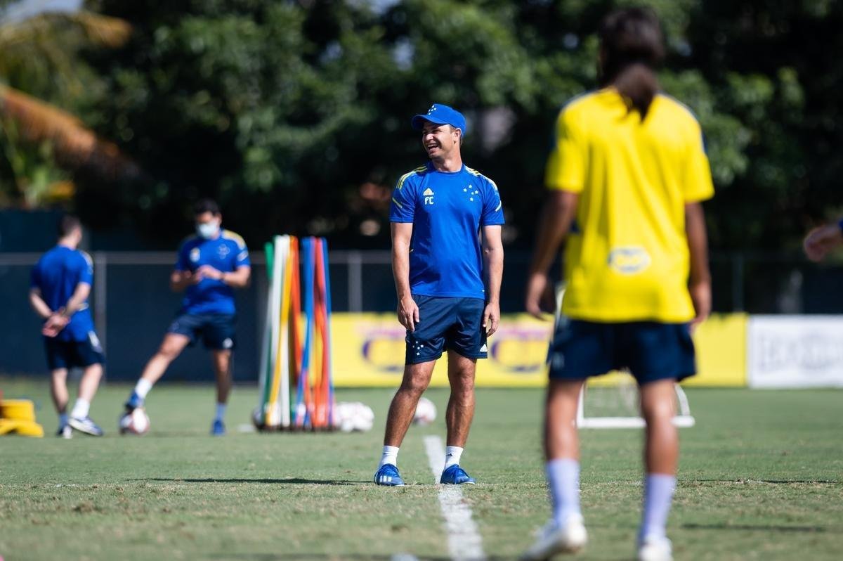 Cruzeiro precisa vencer o Amrica por dois gols de diferena para ir  final do Mineiro 