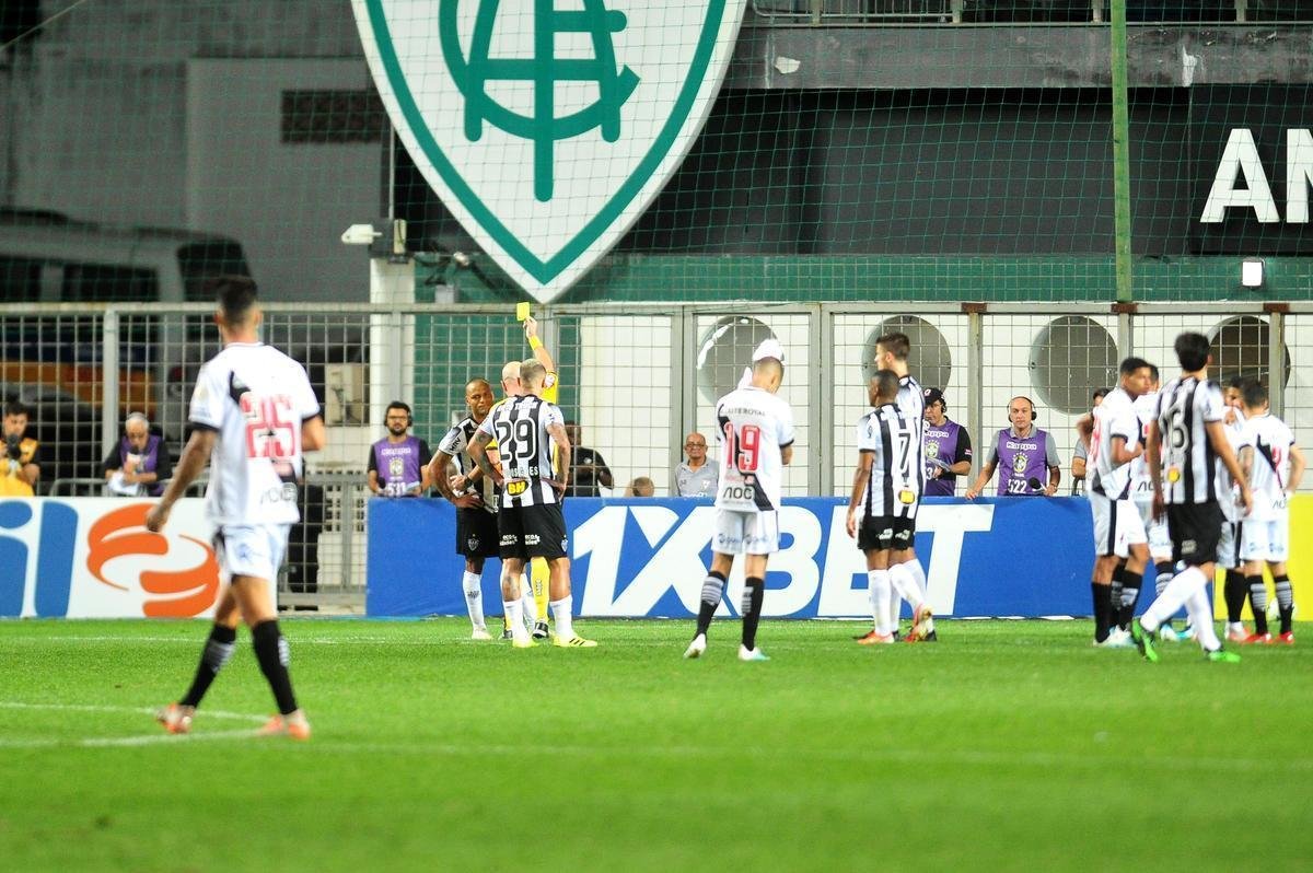 Equipes se enfrentam em jogo adiado da 21 rodada do Campeonato Brasileiro