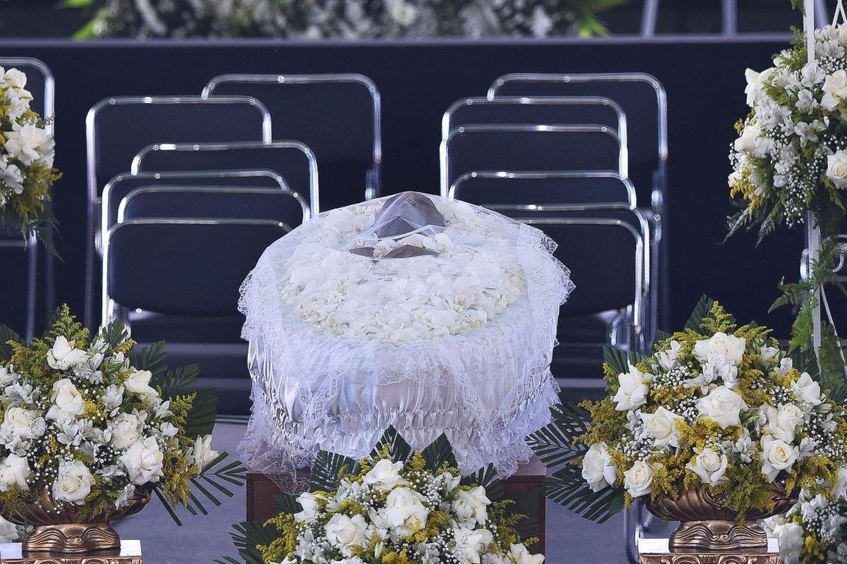 Corpo de Pel  velado na Vila Belmiro, estdio do Santos. 