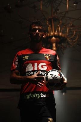 Festa de lançamento dos novos uniformes contou com a presença de jogadores e show de Paralamas de Sucesso