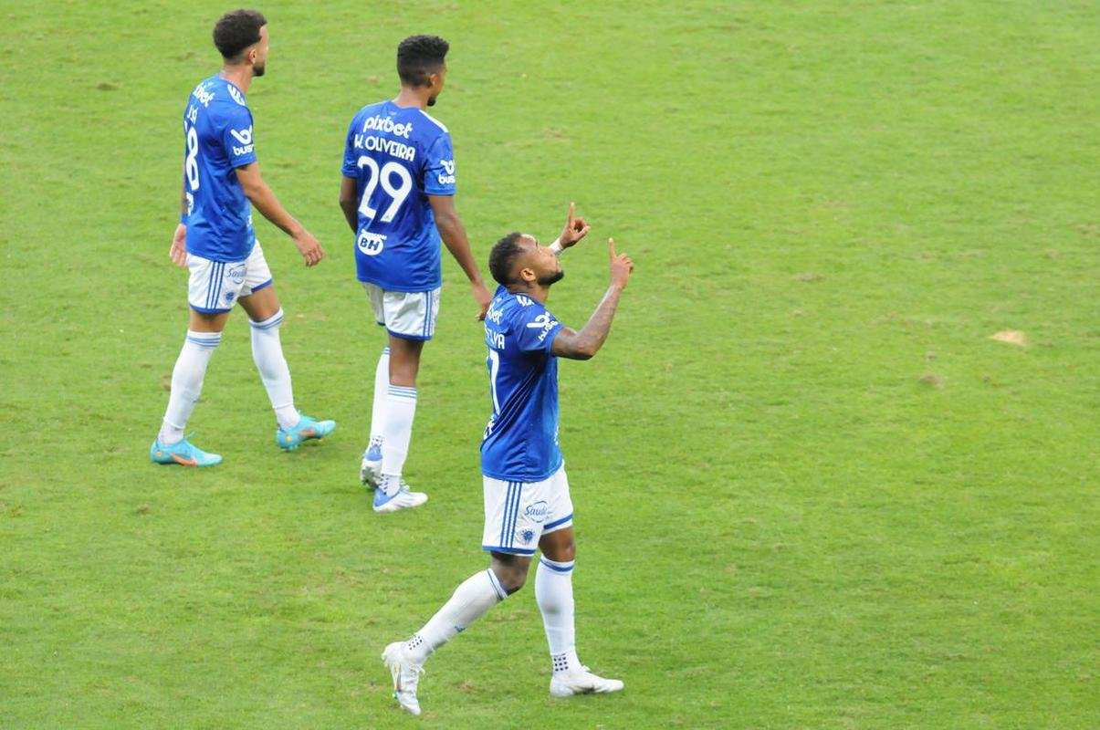 Fotos do jogo entre Cruzeiro e CRB, no Mineiro, em Belo Horizonte, pela 11 rodada da Srie B do Brasileiro