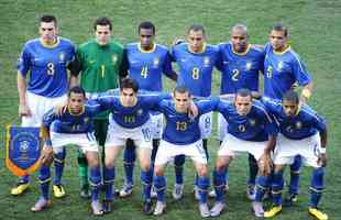 2010 - Brasil utilizou o kit reserva em 2010. Camisa azul voltou a ter detalhes amarelos ao invs de brancos