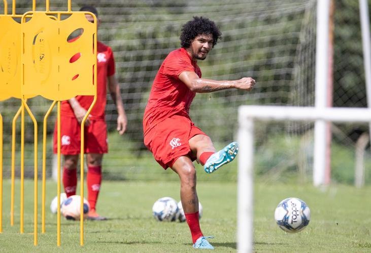 Com o elenco separado em quatro grupos, Náutico realiza primeiro dia de treinos, no Centro de Treinamento Wilson Campos, no bairro da Guabiraba, após quase três meses da suspensão das atividades, por conta da pandemia do coronavírus