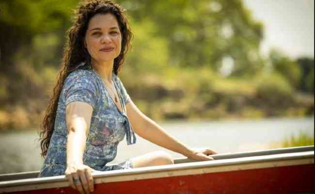 Isabel Teixeira é sucesso na novela Pantanal com a interpretação de Maria Bruaca