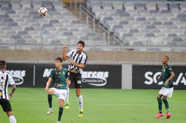 Nacho Fernndez marcou tambm o segundo do Atltico: 2 a 1