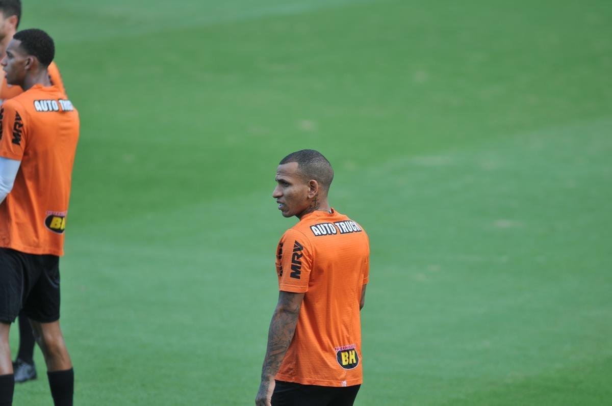 Fotos do treino do Atltico nesta quarta-feira na Cidade do Galo. Time dirigido por James Freitas se prepara para o clssico de sbado, s 19h, no Mineiro, pelo Mineiro