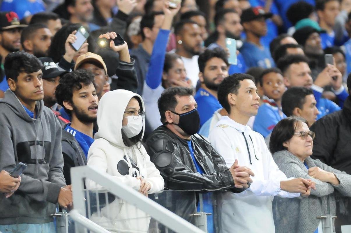 Torcedores do Cruzeiro no jogo com o Vila Nova, no Mineiro