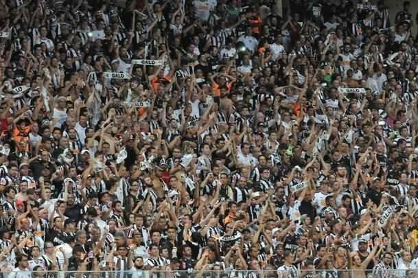 Fotos da torcida do Atltico no Independncia em dia de estreia de Robinho
