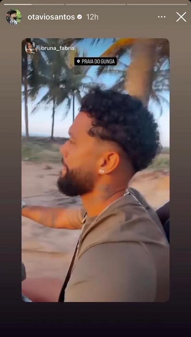 Volante Otvio na Praia do Gunga, em Macei, no fim das frias.