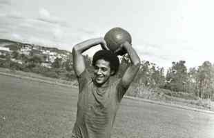 12- Roberto Batata - 111 gols em 290 jogos (1971 a 1976)

