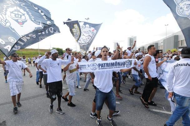 Imagens da chegada de Diego Tardelli