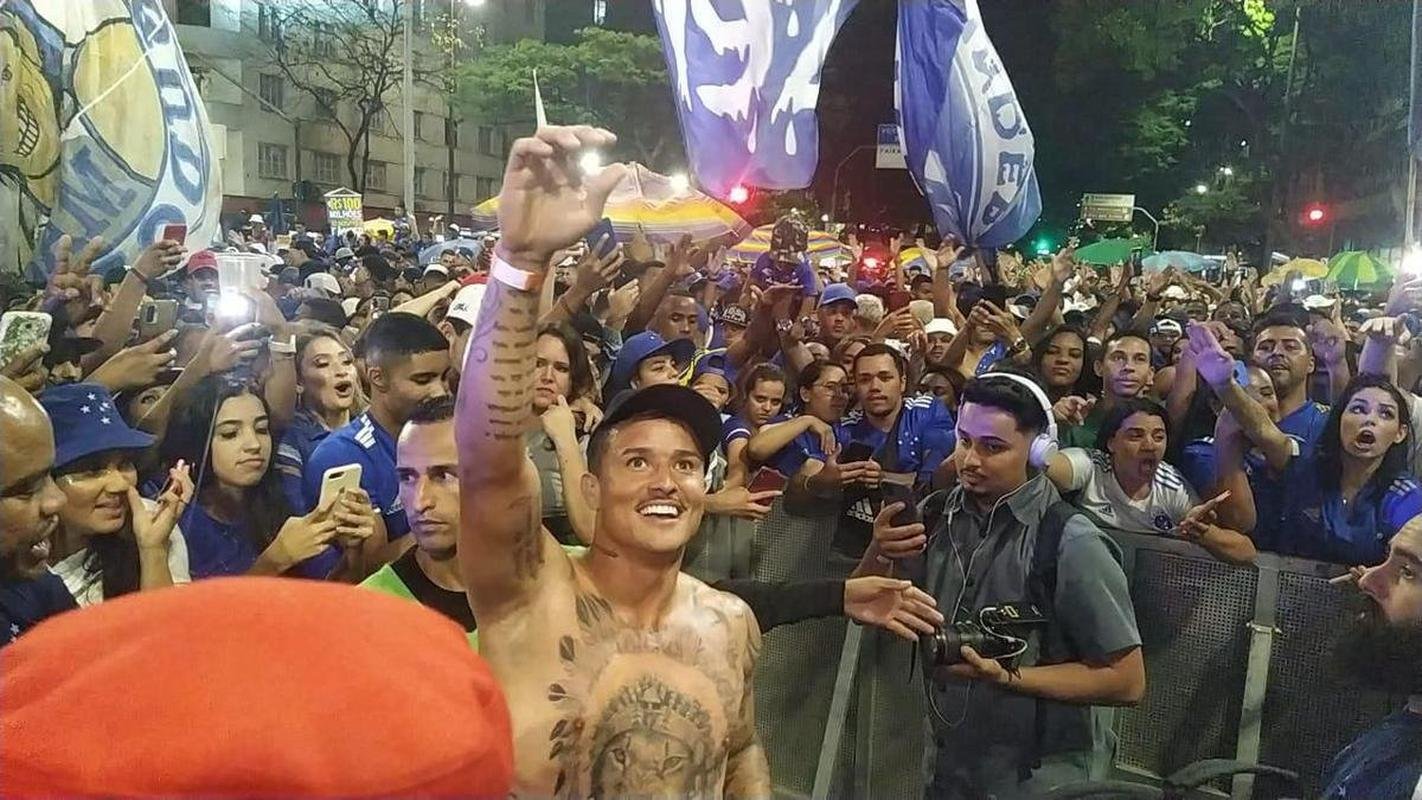 Festa do Cruzeiro na Praa 7 de Setembro, em Belo Horizonte, em comemorao ao acesso  Srie A do Campeonato Brasileiro de 2023