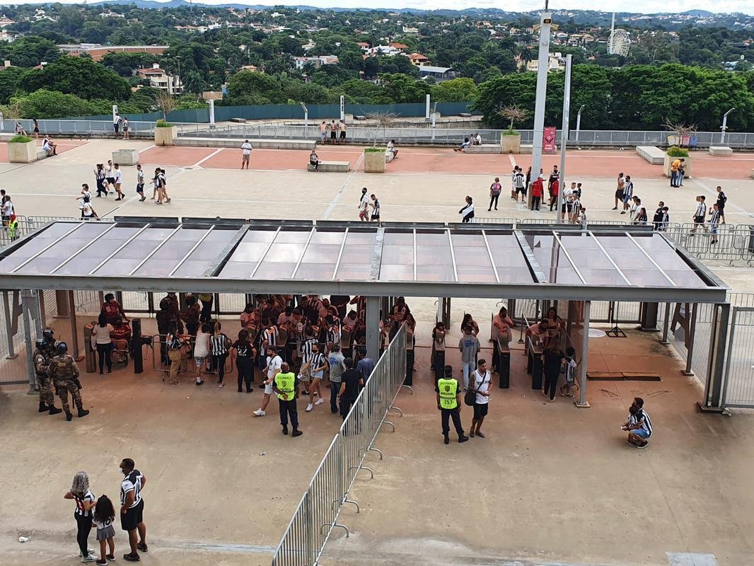 Chegada da torcida do Atltico ao Mineiro para a final da Copa do Brasil, contra o Athletico-PR