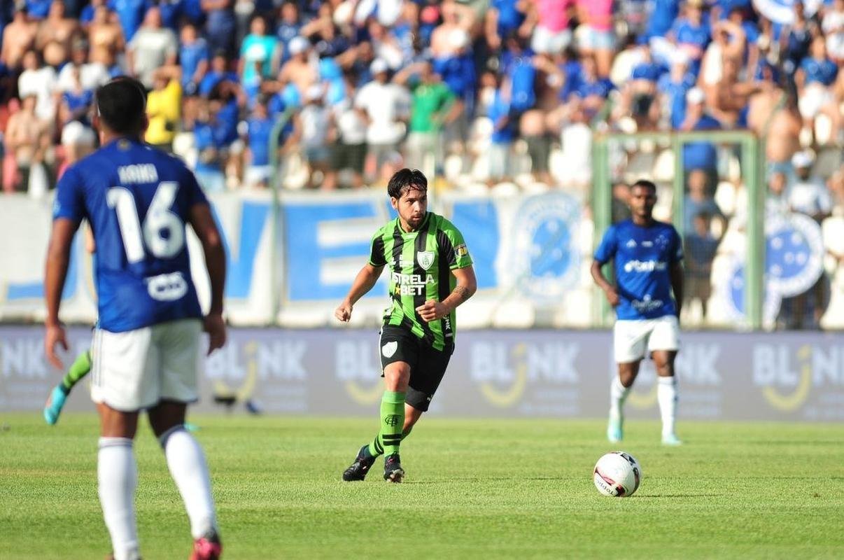 Cruzeiro e Amrica se enfrentaram na Arena do Jacar, em Sete Lagoas, pelo jogo de ida da semifinal do Campeonato Mineiro