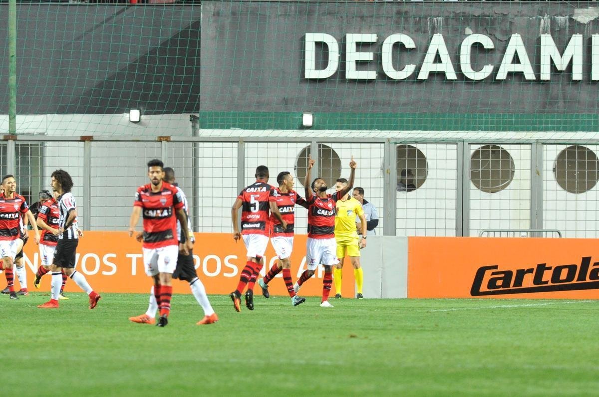 Galo recebeu o Atltico Goianiense, no Independncia, pela 33 rodada do Campeonato Brasileiro