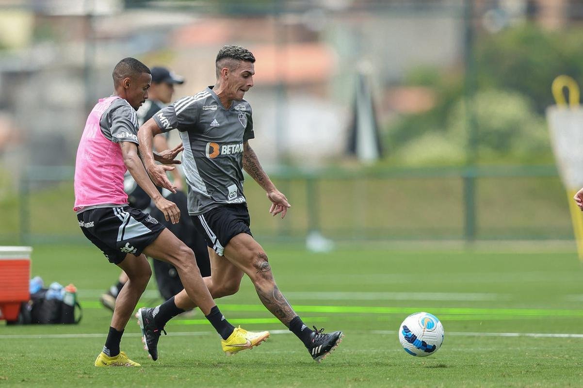 Atltico teve um dia de folga aps o empate com o Cruzeiro no clssico. Elenco de Coudet retomou atividades na Cidade do Galo na tarde desta quarta-feira (15/2).
