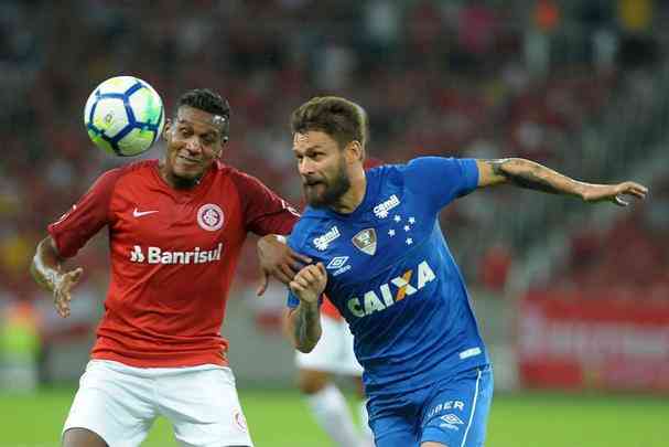 Internacional e Cruzeiro jogaram no Beira-Rio, em Porto Alegre, pela 3 rodada do Brasileiro