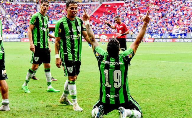 Henrique Almeida, que substituiu Alosio, foi o autor do gol americano sobre o Cruzeiro