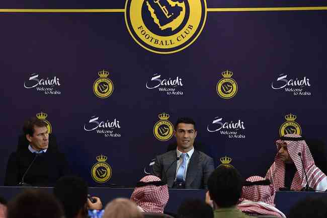 Cristiano Ronaldo recebe proposta de R$ 1,3 bilhão de clube árabe