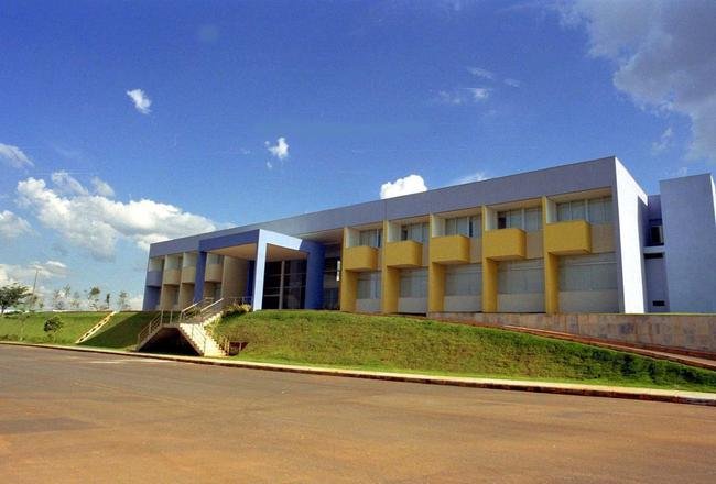 Fotos da Toca da Raposa II em 2003, um ano aps sua inaugurao, perodo em que era referncia no Brasil em centros de treinamento