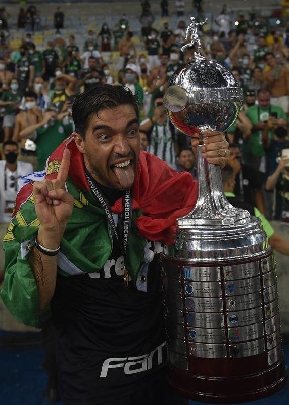 Festa do Palmeiras no Maracanã com a conquista do bicampeonato da Copa Libertadores sobre o Santos. Verdão venceu a decisão por 1 a 0 com gol do atacante Breno Lopes aos 53 do segundo tempo (AFP / Mauro Pimentel / Ricardo Moraes / Silvia Izquierdo)