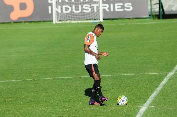 Jogadores se reapresentaram aps o empate contra o Flamengo, no Mineiro