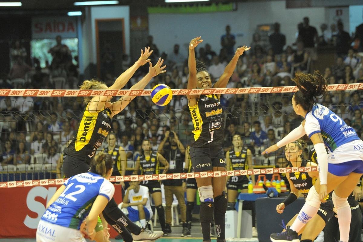 Minas x Praia: veja fotos da primeira partida da final