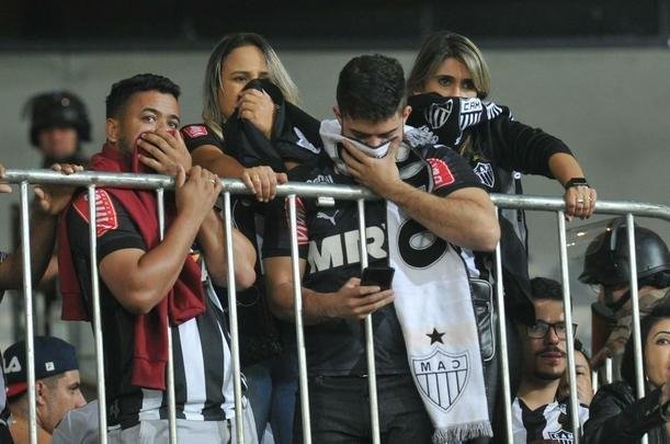Torcedores do Atltico lotam as arquibancadas do Mineiro para acompanhar a partida vlida pelas quartas de final da Copa do Brasil