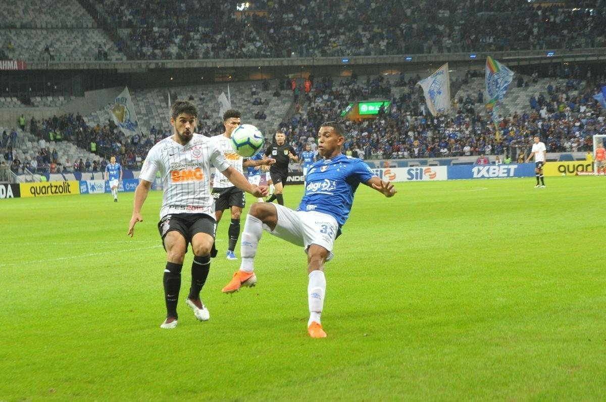 Fotos de Cruzeiro x Corinthians, no Mineiro, pela oitava rodada do Campeonato Brasileiro