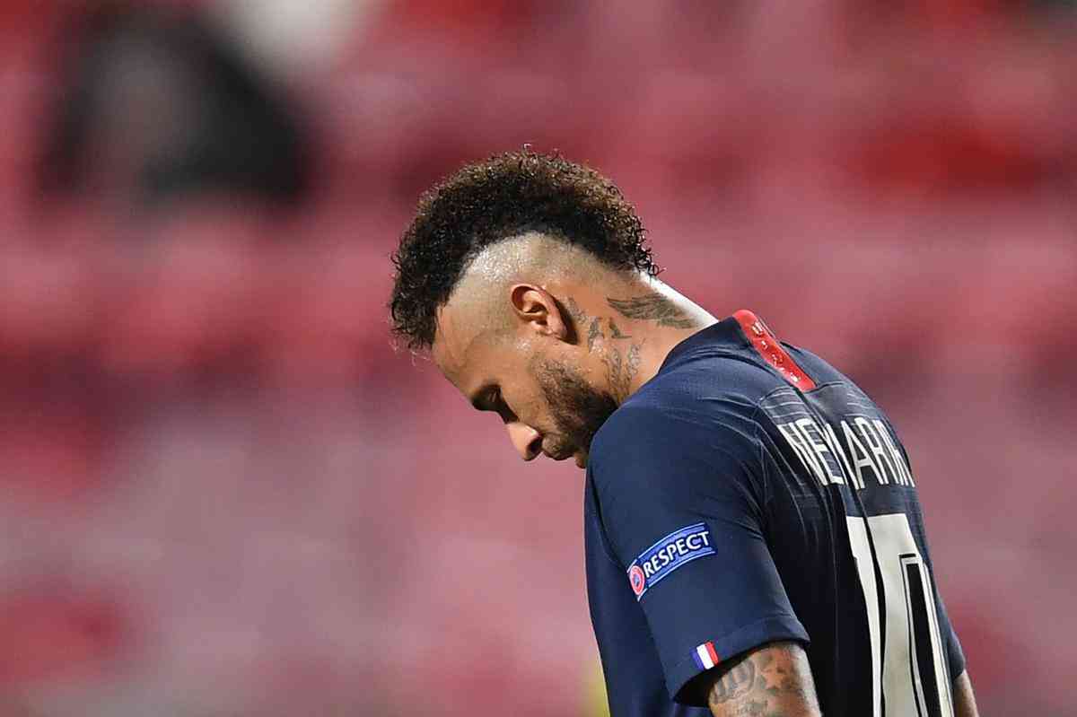 Brasileiro Neymar, do PSG, ficou muito abalado com a perda da Liga dos Campees para o Bayern de Munique. Na final, em Lisboa, alemes venceram por 1 a 0, gol de Coman