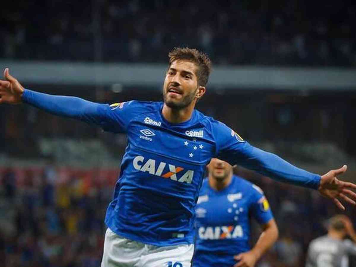 Lucas Silva fala sobre preparativos ao próximo jogo do Cruzeiro e marca de  200 jogos