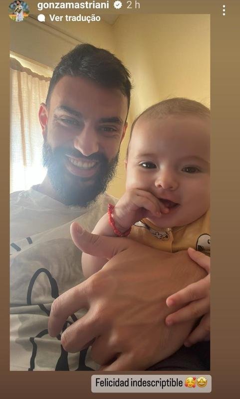 O uruguaio Gonzalo Mastriani passa tempo com o filho