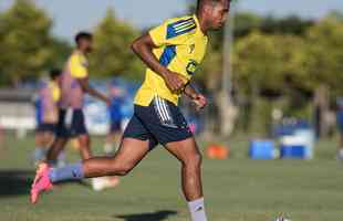 Atacante Guilherme Bissoli realizou primeiro treino com os novos companheiros de Cruzeiro nesta quarta-feira, dia 5 de maio