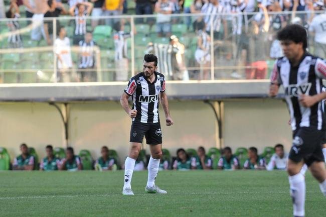 lances do primeiro tempo do jogo entre Atl�tico e Flamengo no Independ�ncia