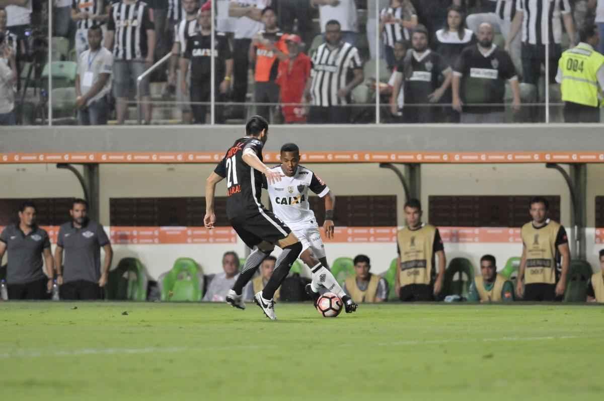 Imagens do duelo entre Atltico e Libertad-PAR, no Independncia, pela Copa Libertadores