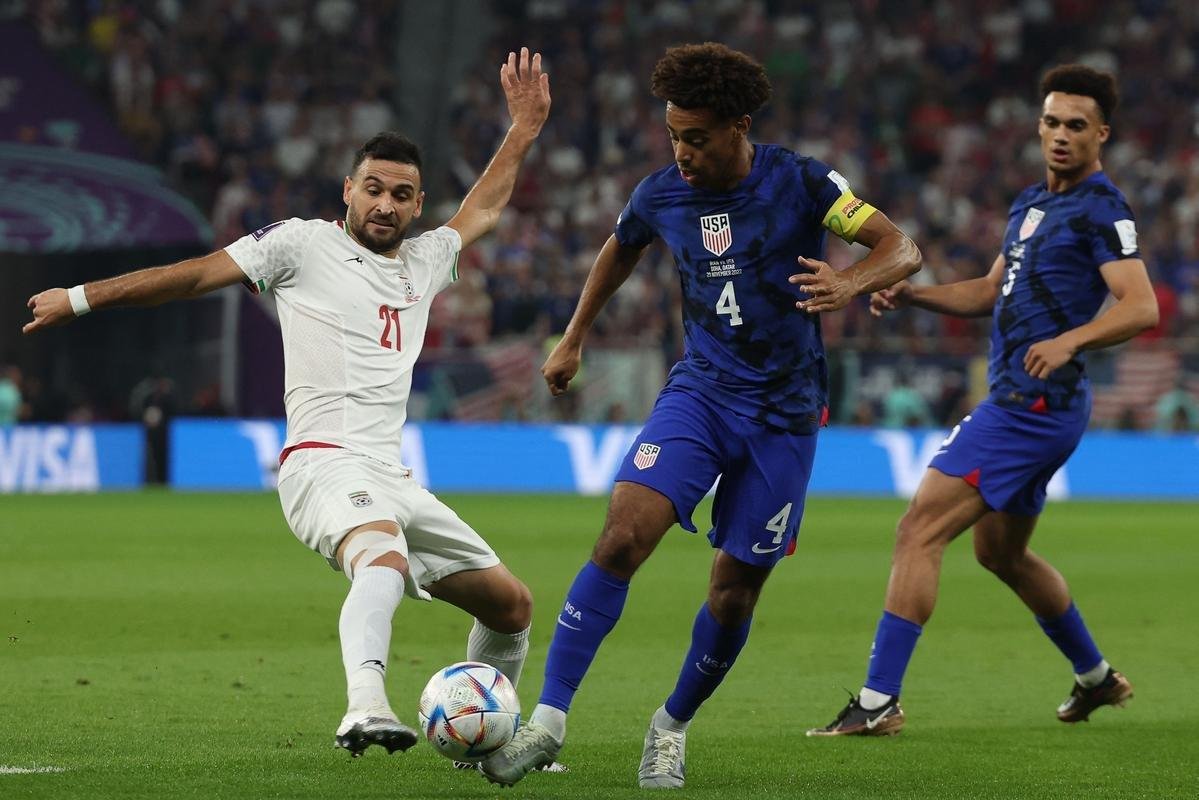 Ir e Estados Unidos se enfrentaram no Estdio Al Thumama