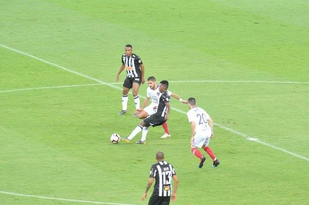 Fotos do duelo entre Atltico e Cerro Porteo, no Mineiro, pelo Grupo E da Copa Libertadores