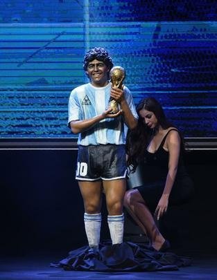Maradona e Pel foram homenageados durante cerimnia em Luque, no Paraguai
