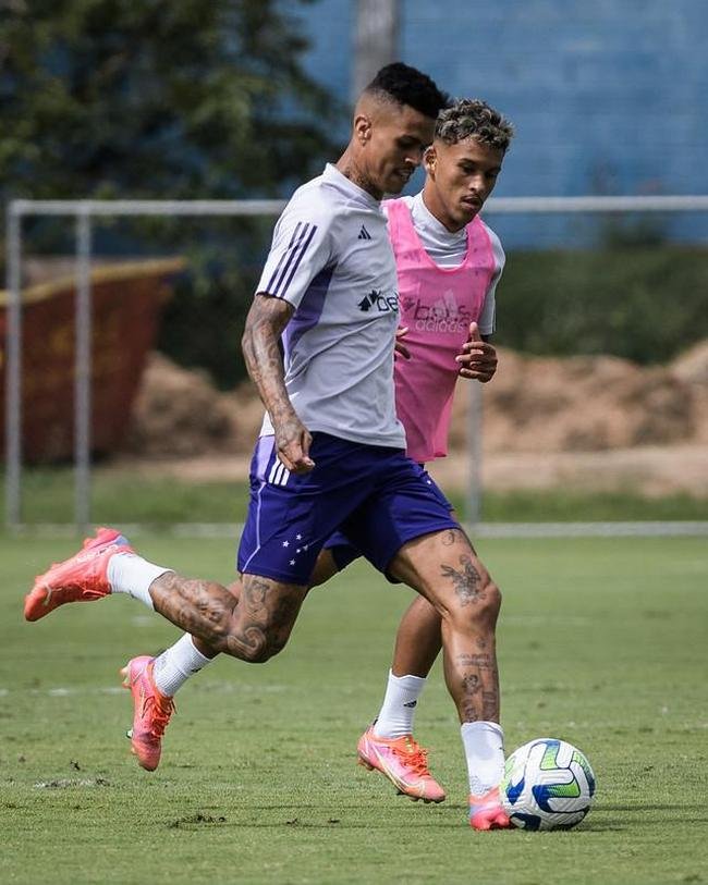Cruzeiro faz ltimo treino para enfrentar o Grmio