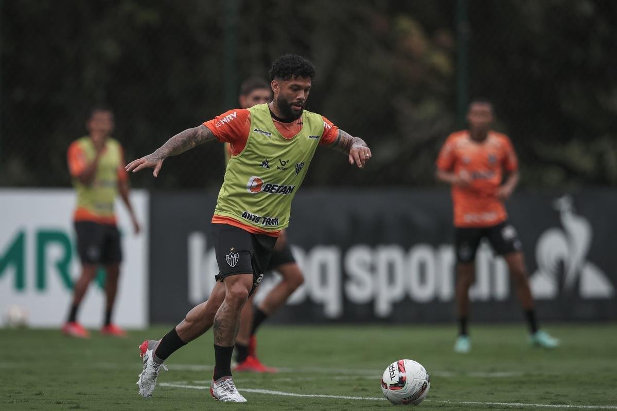O Atltico realizou, nesta quinta-feira (10), a primeira atividade visando o clssico com o Amrica, vlido pela 5 rodada do Campeonato Mineiro. Com titulares em campo, o time de 'El Turco' Mohamed trabalhou para o confronto que ser disputado s 16h30 do sbado (12), no Estdio Independncia, em Belo Horizonte.