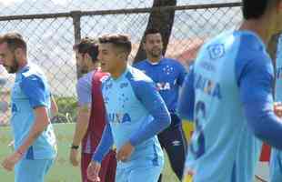 O Cruzeiro fez, nesta tera-feira, o ltimo treino em BH antes da viagem para Santiago, onde enfrenta a Universidad de Chile, pela Copa Libertadores