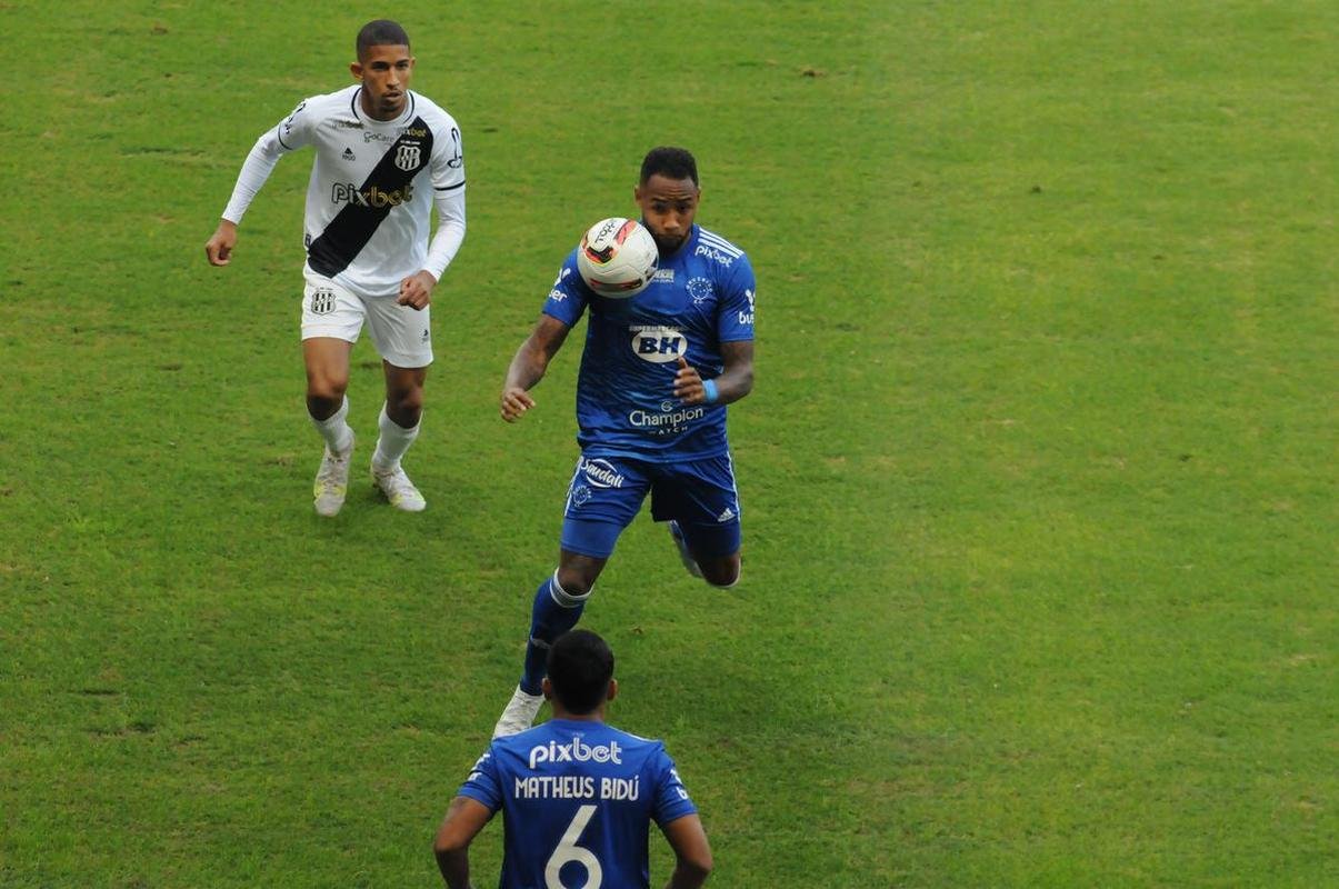 Fotos do jogo entre Cruzeiro e Ponte Preta, no Mineiro, em Belo Horizonte, pela 13 rodada da Srie B do Brasileiro